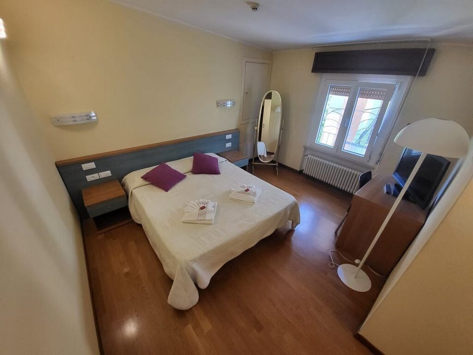 Apartment, 3 Bedrooms, 2 Bathrooms | 3 bedrooms, in-room safe, blackout drapes, free WiFi
