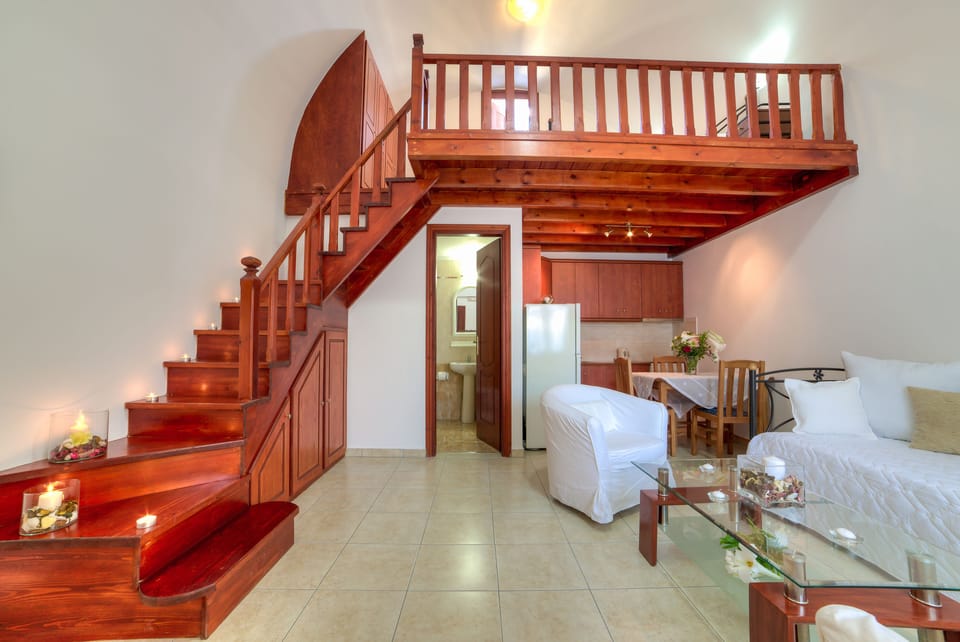 Studio, Partial Sea View (Split Level) | Bathroom | Shower, free toiletries, hair dryer, towels