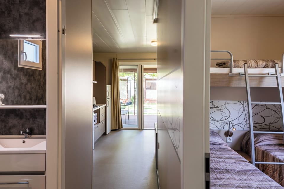 Mobile Home | 2 bedrooms, in-room safe, bed sheets