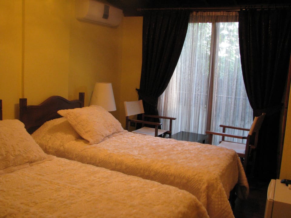Double or Twin Room | Minibar, in-room safe, soundproofing, free WiFi