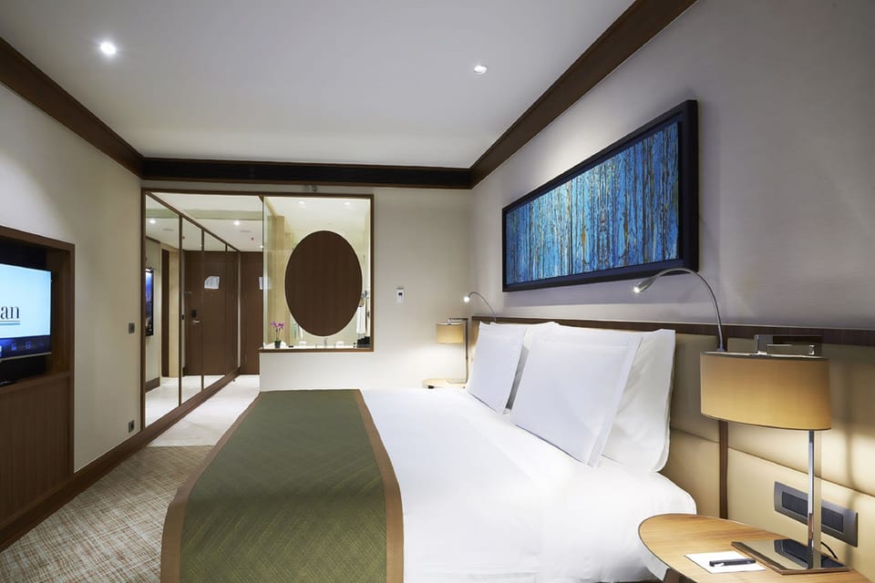 Minibar, in-room safe, desk, laptop workspace