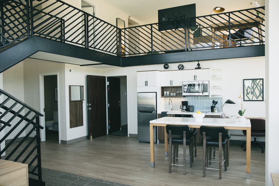 Suite, 1 Bedroom, Kitchen (Penthouse) | Premium bedding, down comforters, desk, laptop workspace