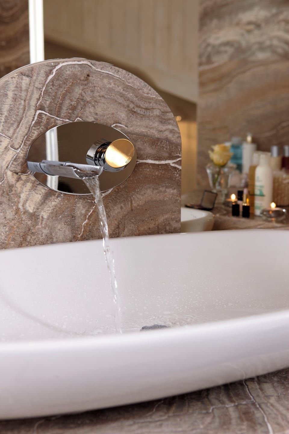 Exclusive Studio Suite | Bathroom | Free toiletries, hair dryer, bidet, towels