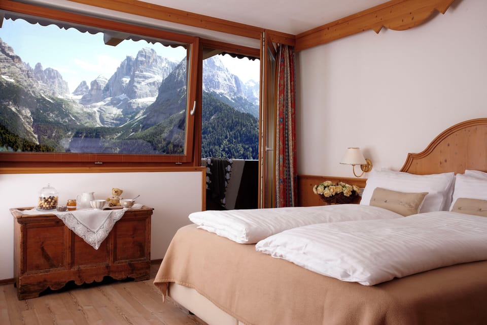 Superior Room | Premium bedding, minibar, in-room safe, desk
