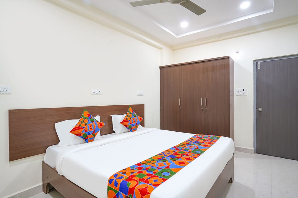 Egyptian cotton sheets, premium bedding, in-room safe, free WiFi