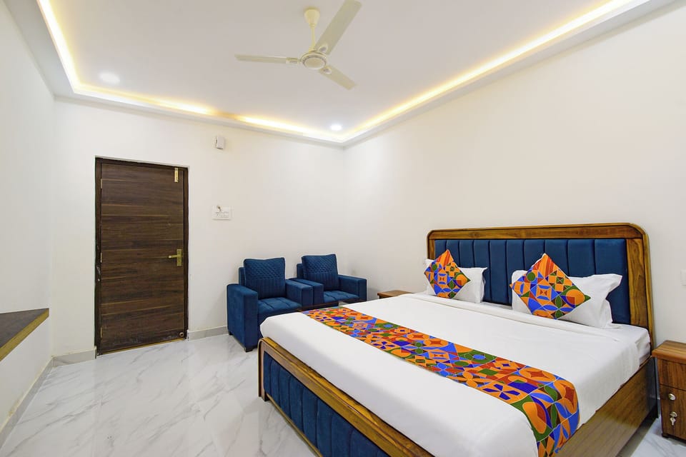 Egyptian cotton sheets, premium bedding, in-room safe, free WiFi