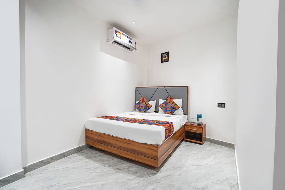 Egyptian cotton sheets, premium bedding, in-room safe, soundproofing
