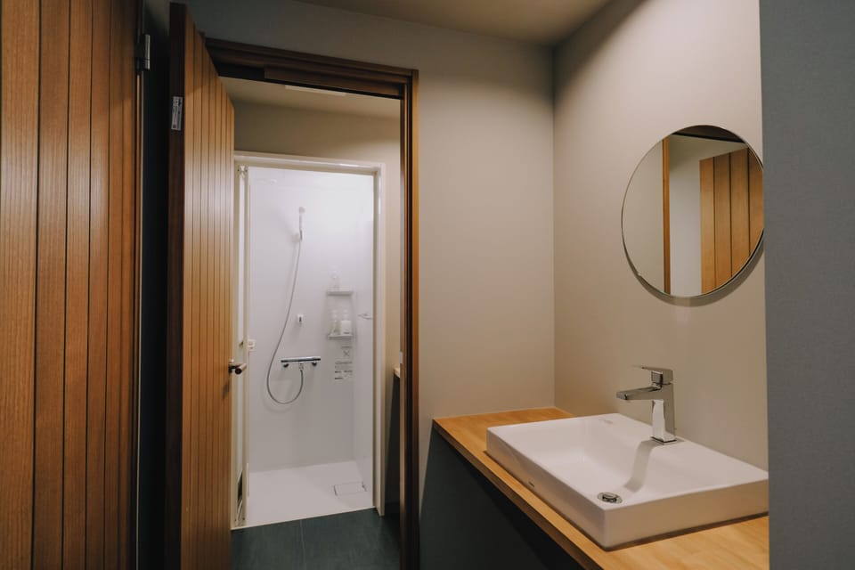 Bathroom shower