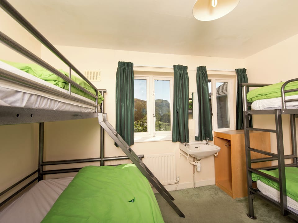 Room (5 Bed Private including Double Bed) | Bed sheets