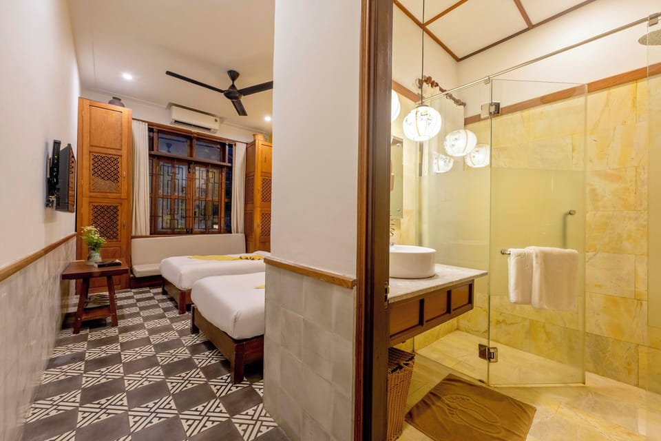 Superior Twin Room | Minibar, desk, free cribs/infant beds, free WiFi