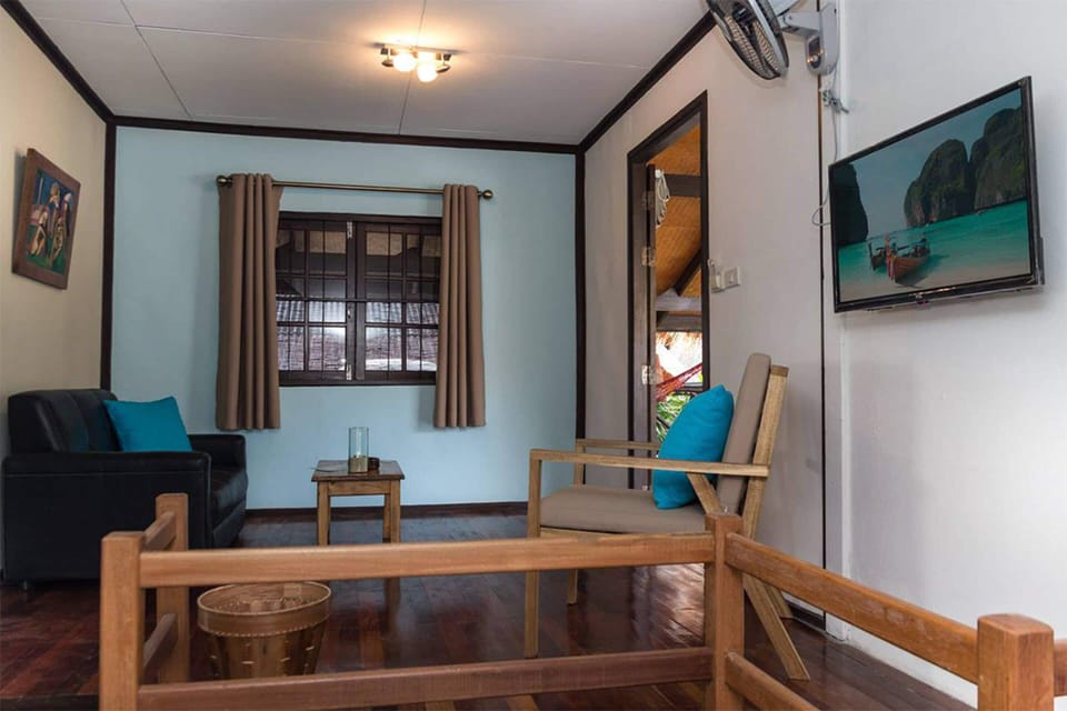 Classic Pool View Bungalow | Minibar, in-room safe, desk, WiFi (free)