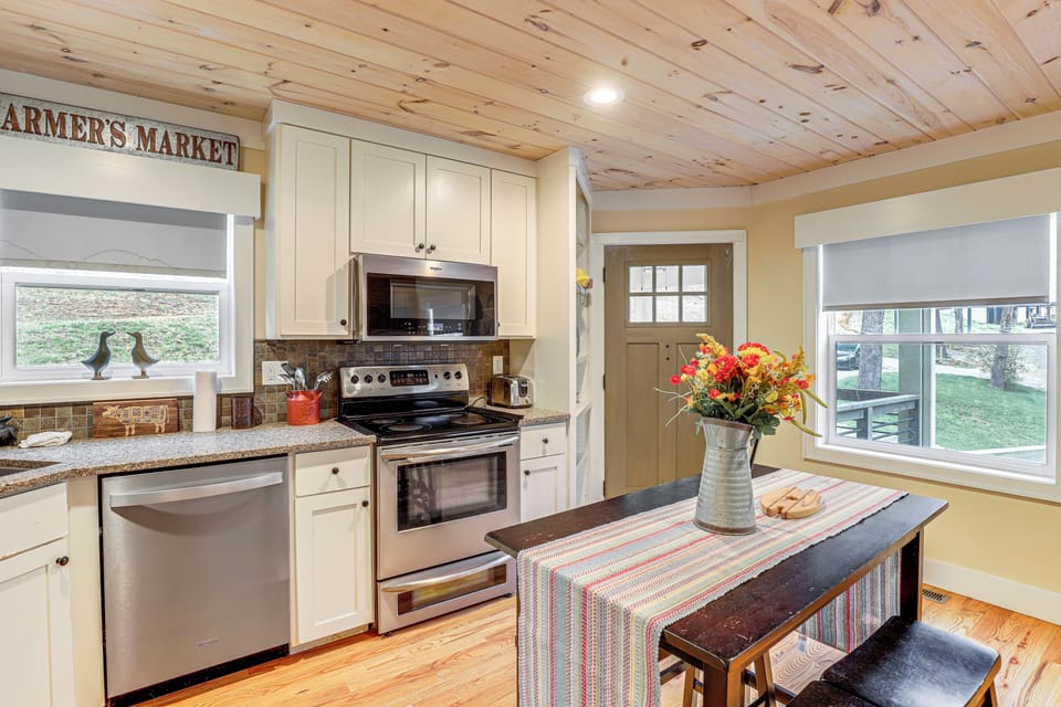 Cottage (2 Bedrooms) | Interior