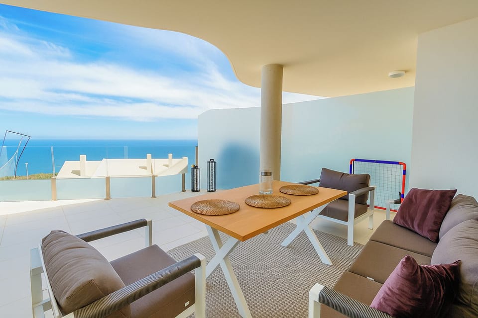 Apartment | Outdoor dining