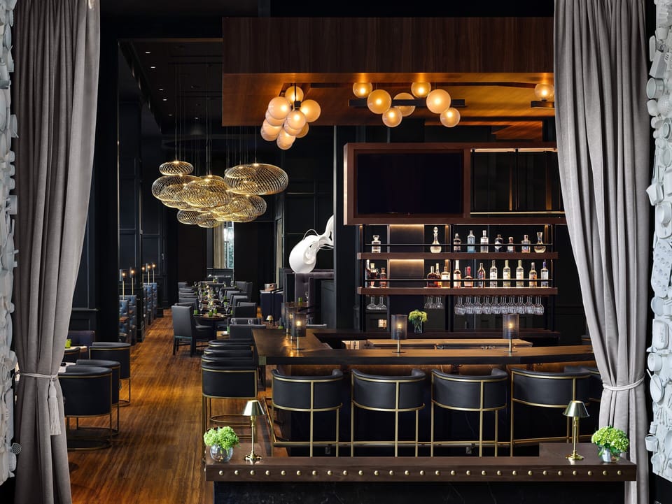 Breakfast, lunch, dinner served; Italian cuisine 