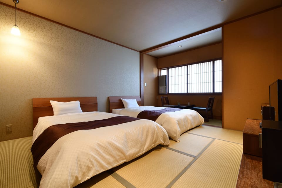In-room safe, desk, free WiFi