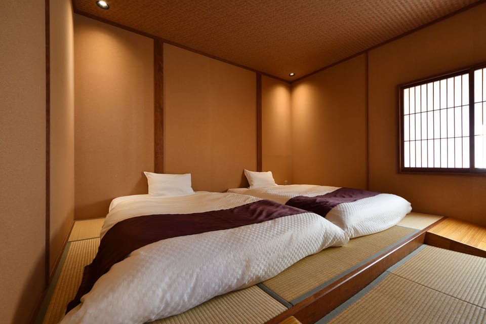 In-room safe, desk, free WiFi