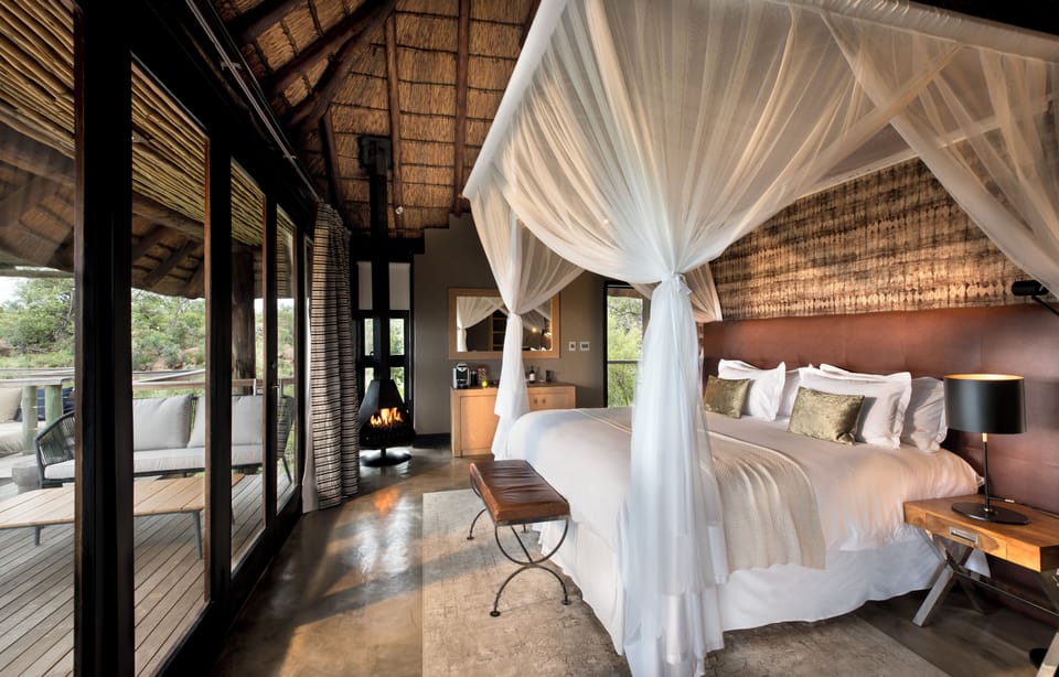 Honeymoon Suite, 1 Bedroom (Honeymoon) | Premium bedding, minibar (free items), in-room safe, bed sheets