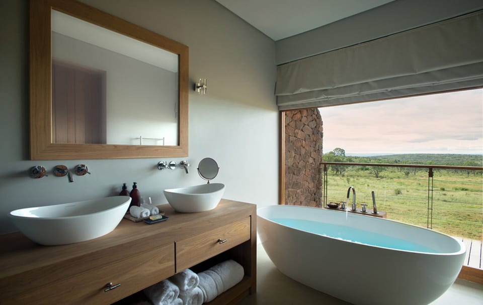 Villa 3 ensuite Bedrooms | Bathroom | Separate tub and shower, deep soaking tub, free toiletries, bathrobes
