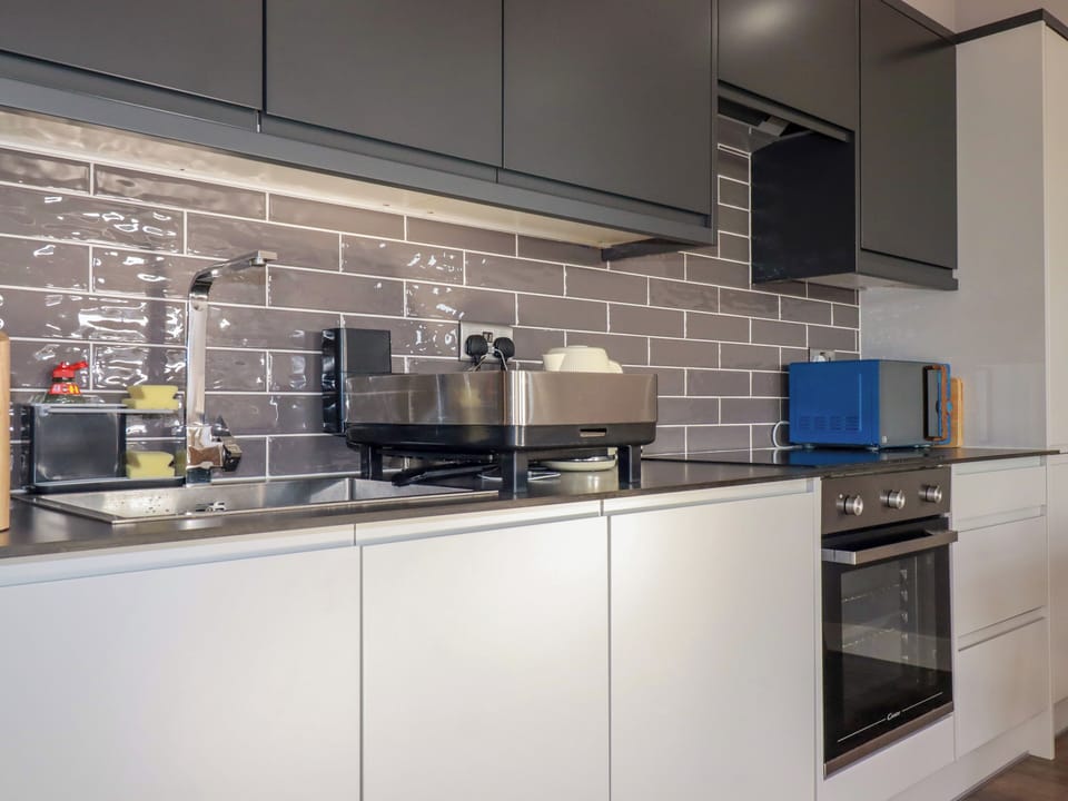 Dishwasher, cookware/dishes/utensils