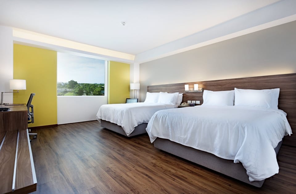 Premium bedding, in-room safe, desk, iron/ironing board