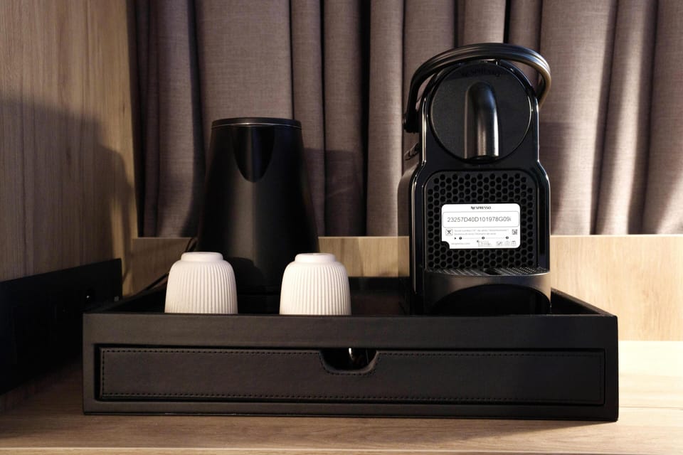 Superior Room, 1 King Bed | Room amenity