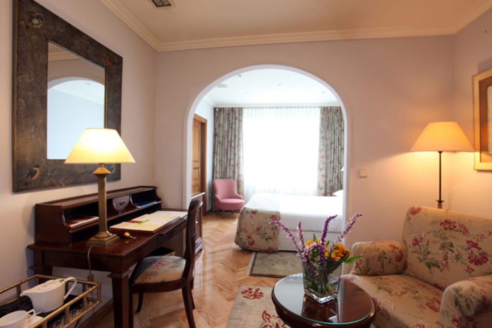 Superior Double Room | Minibar, in-room safe, free cribs/infant beds, free WiFi