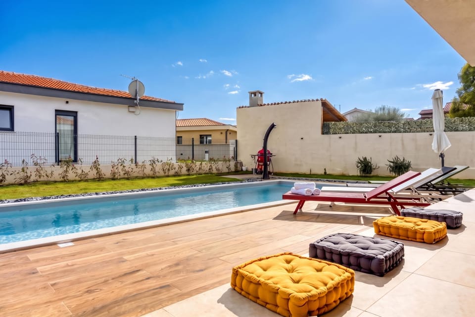 Family House, 2 Bedrooms, Microwave (Villa Gigi with private Pool) | Pool | Seasonal outdoor pool