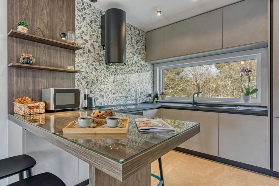 Family House, 2 Bedrooms, Microwave (Villa Gigi with private Pool) | Private kitchen