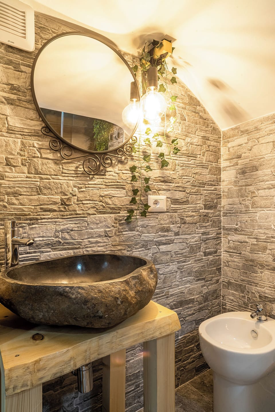 Superior Room | Bathroom | Shower, hair dryer, towels, soap
