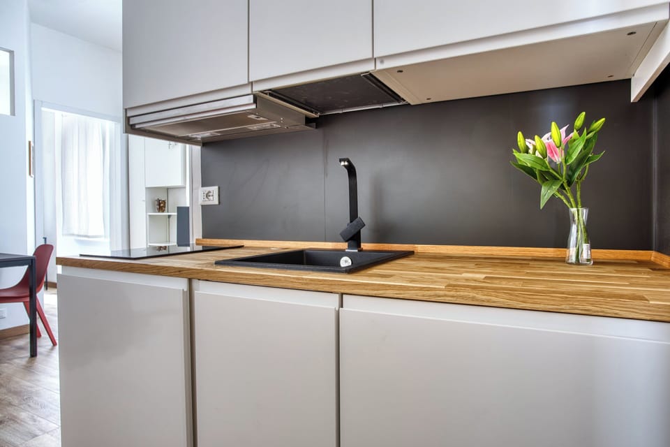 Apartment, 1 Double Bed with Sofa bed | Private kitchen | Dining tables