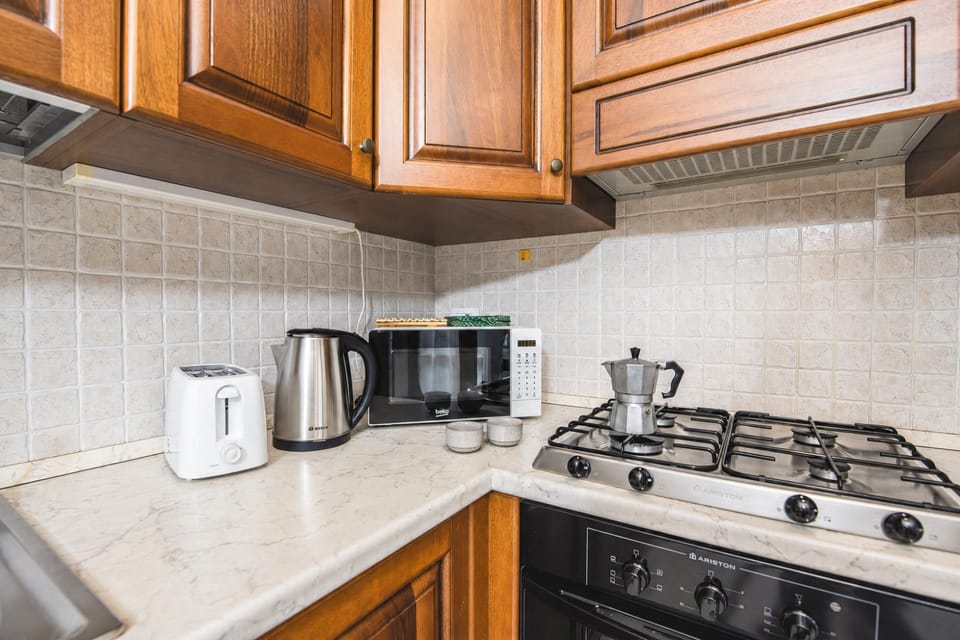 Family Apartment, 3 Bedrooms, 2 Bathrooms (Scacciapensieri) | Private kitchen
