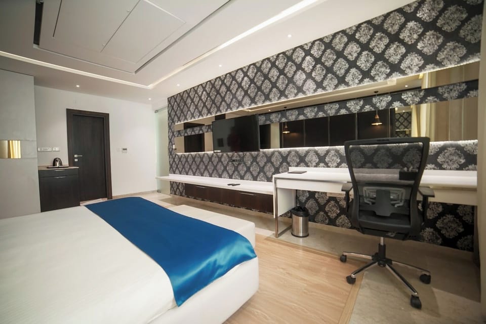 Economy Twin Room, 1 Bedroom | Desk, laptop workspace, free WiFi