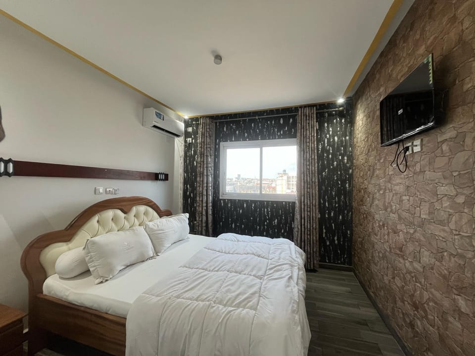 Deluxe Double Room | Desk, laptop workspace, iron/ironing board, free WiFi