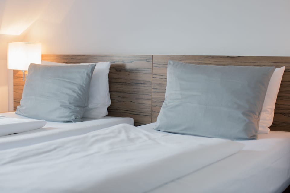 Double Room Twin | Desk, free WiFi, bed sheets