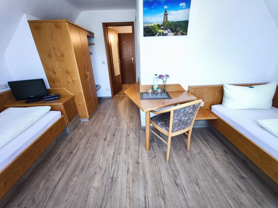 Double or Twin Room | Free WiFi