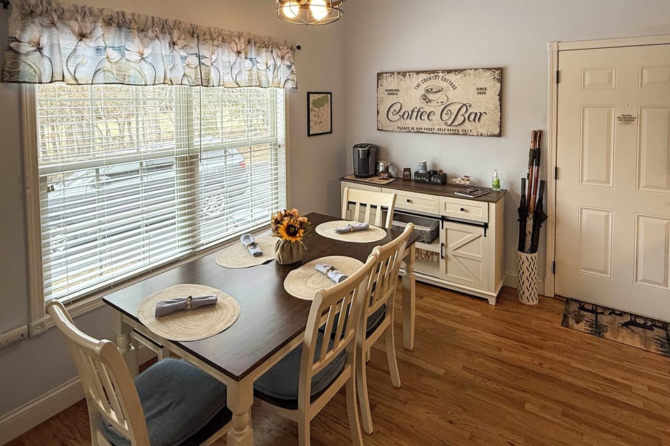 Cottage (2 Bedrooms) | Interior