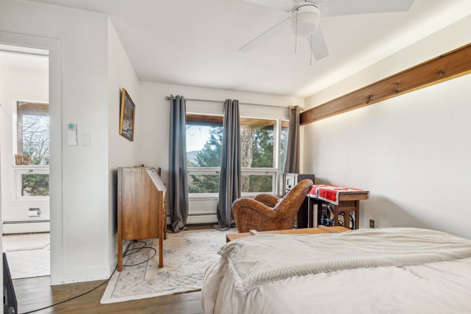 House, 4 Bedrooms | 4 bedrooms, minibar, desk, laptop workspace