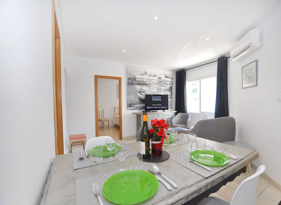 Apartment | Dining