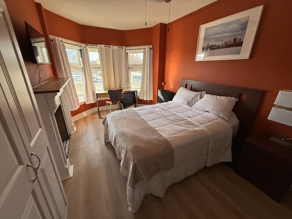 Deluxe Double Room, Half Bath | Premium bedding, free WiFi, bed sheets