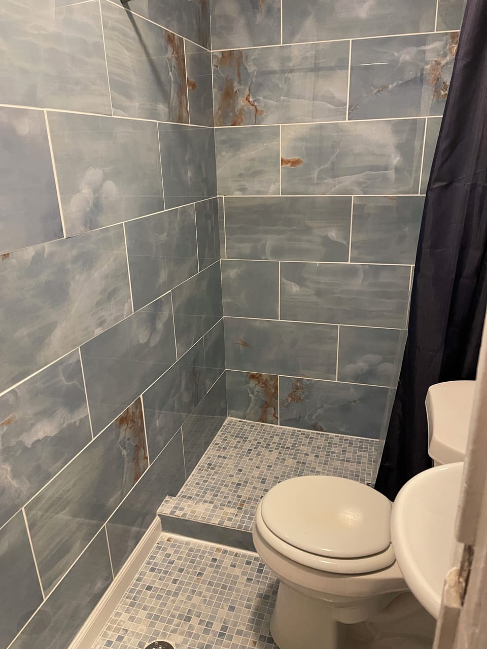  Premium Queen Room, Full Bath with Shower | Bathroom | Hair dryer (on request), bathrobes, slippers, towels