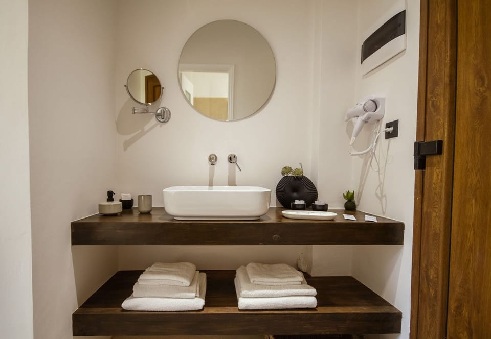 In-room safe, desk, soundproofing, WiFi (free)