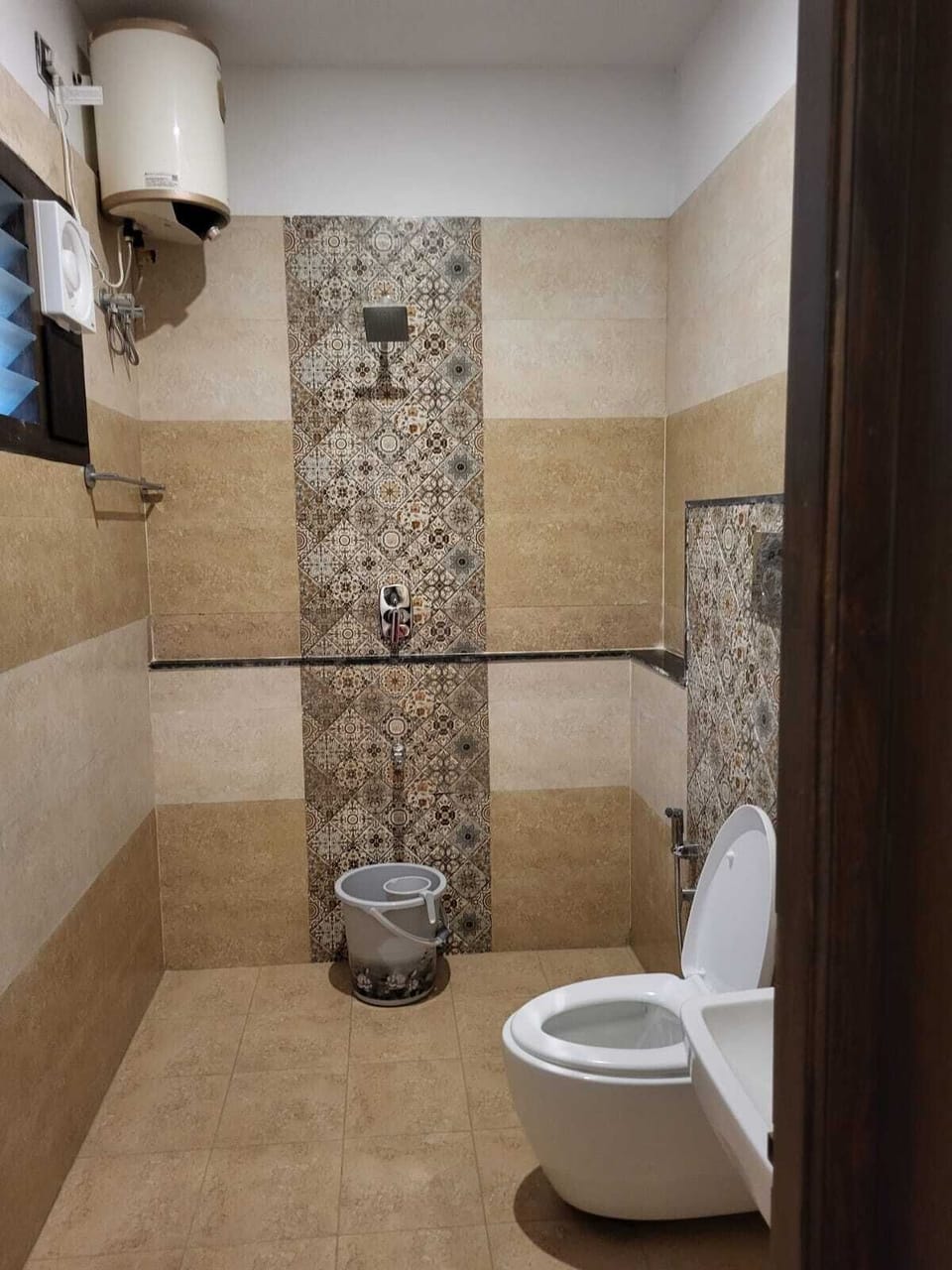 Luxury Double Room, Balcony, Valley View | Bathroom | Shower, slippers, towels, soap
