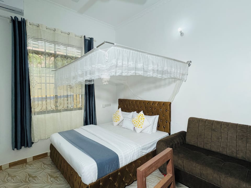 Deluxe Double Room | Desk, laptop workspace, free WiFi