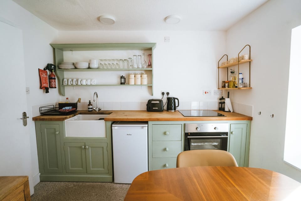Apartment, Sea View | Private kitchen | Electric kettle, toaster