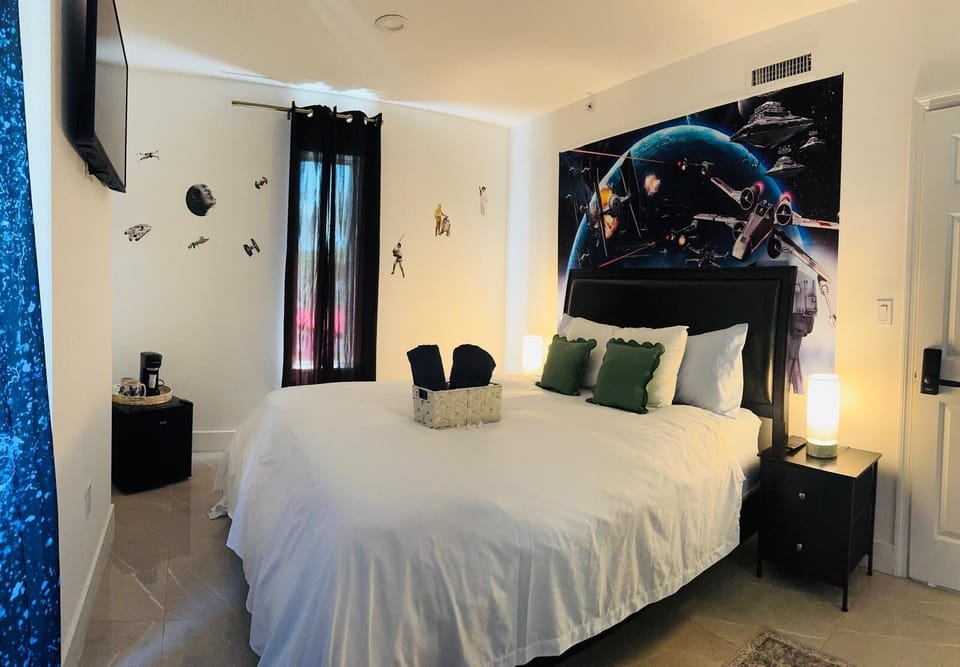 Business Double Room | Free WiFi, bed sheets