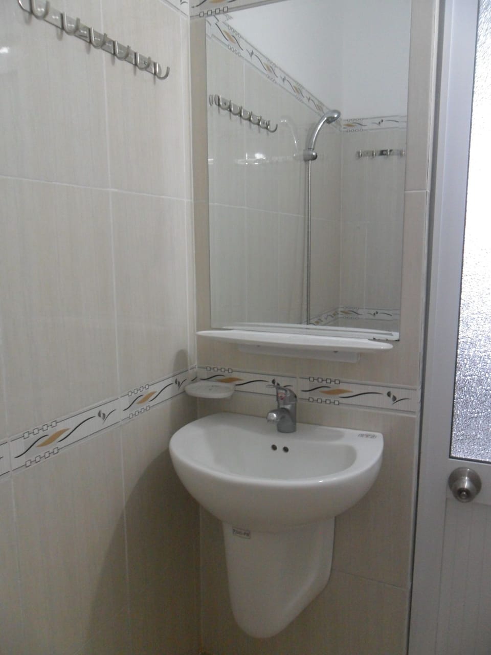 Bathroom sink