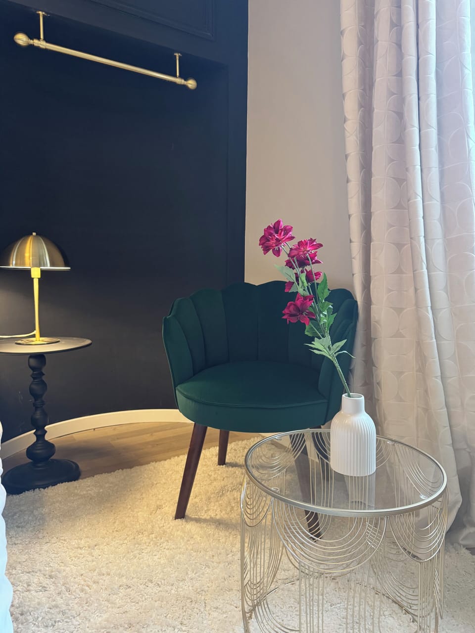 Double Room, Hill View | Living area