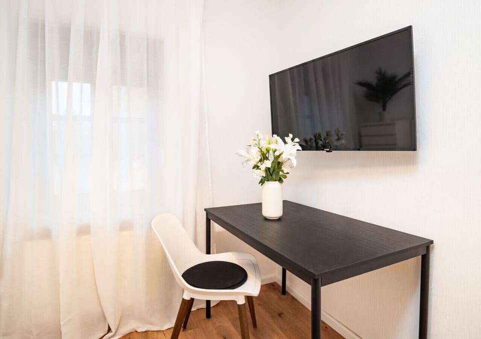 Apartment, 1 Bedroom (329112) | Desk, laptop workspace, free WiFi