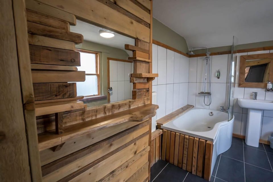 Iron/ironing board, rollaway beds, free WiFi, bed sheets