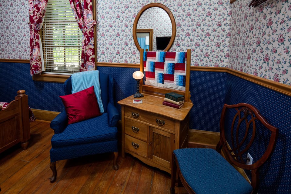 Malvina Room | Premium bedding, individually decorated, individually furnished